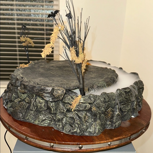 Department 56 Foggy Point Platform - Black and Gray - Picture 7 of 11